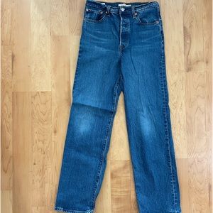 Levi’s Ribcage Straight Medium/Dark Wash Jeans